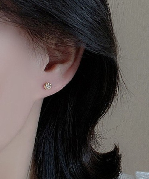 yu-ka(ユーカ)の「YU-KA:ミニデザインスタッドピアス Mini design stud earrings(ピアス(両耳用)・レディース・ゴールド/シルバー・FREE)」の7枚目の写真