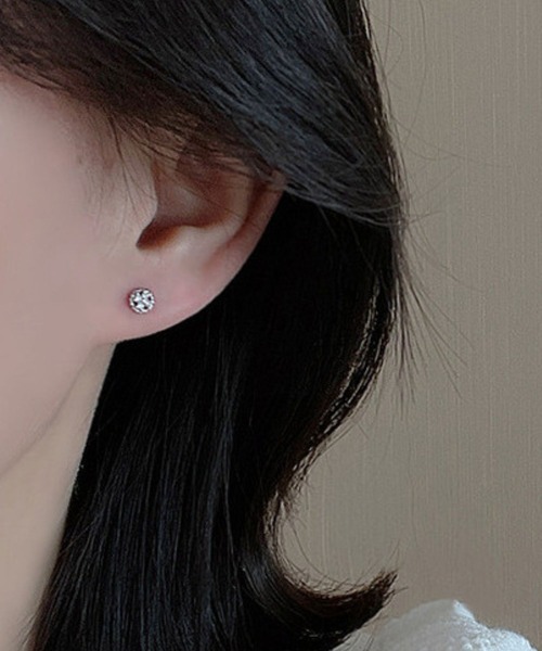 yu-ka(ユーカ)の「YU-KA:ミニデザインスタッドピアス Mini design stud earrings(ピアス(両耳用)・レディース・ゴールド/シルバー・FREE)」の8枚目の写真