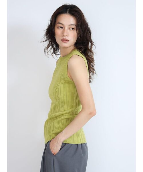 FIKA.(フィーカ)の「Rib sleeveless knit tank(ニット/セーター・レディース・イエロー系その他4/ベージュ/ダークブラウン/アイボリー・MEDIUM)」の11枚目の写真