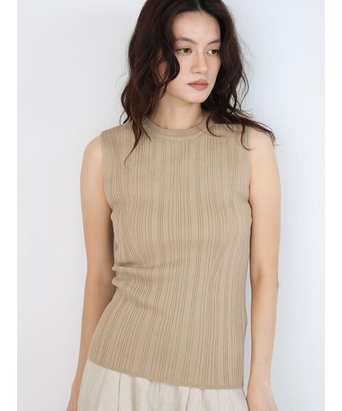 FIKA.(フィーカ)の「Rib sleeveless knit tank(ニット/セーター・レディース・イエロー系その他4/ベージュ/ダークブラウン/アイボリー・MEDIUM)」の3枚目の写真