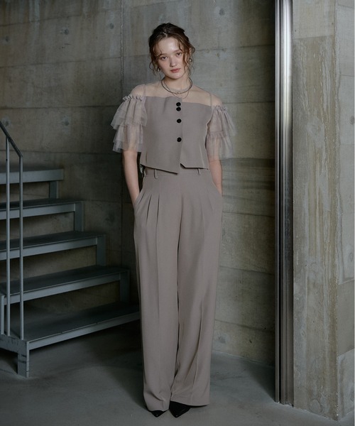 LE'RURE(リルアー)の「Tiered frill sleeve set up pants(パンツドレス・レディース・ベージュ/ブラウン・TALL/MEDIUM)」の2枚目の写真