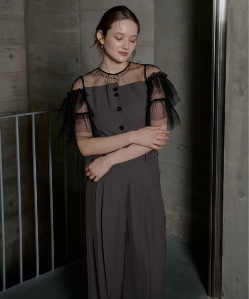 LE'RURE(リルアー)の「Tiered frill sleeve set up pants(パンツドレス・レディース・ベージュ/ブラウン・TALL/MEDIUM)」の9枚目の写真