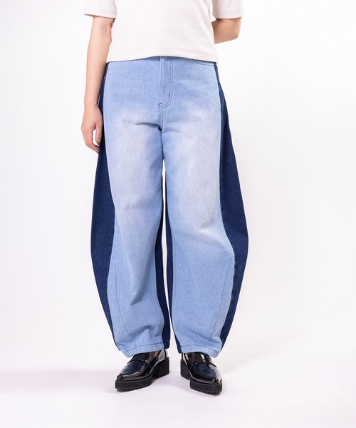 OSMOSIS(オズモーシス)の「バレルレッグデニムパンツ(デニムパンツ・レディース・ブラックミックス/ブルー/ブルー系その他/MIX・2/1)」の21枚目の写真