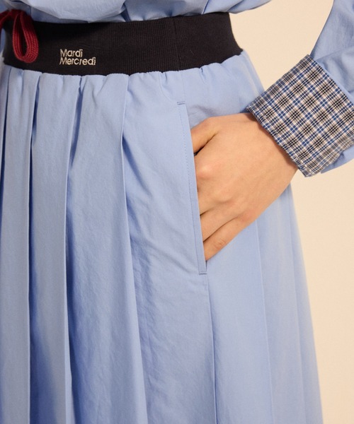 Mardi Mercredi（マルディメクルディ）の「COTTON PLEATED MIDI SKIRT / コットン プリーツ ミディ スカート（スカート・レディース・ライトイエロー/ブルー/ホワイト・FREE）」の22枚目の写真