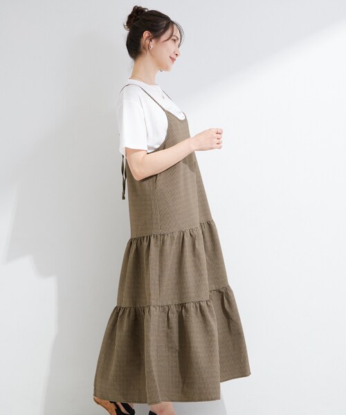 SHOO・LA・RUE(シューラルー)の「【S-LL/洗濯機可】ほんのり甘いチェック柄 ティアードキャミワンピース(ワンピース・レディース・チャコールグレー/ブラウン系2・04/03/02/01)」の8枚目の写真