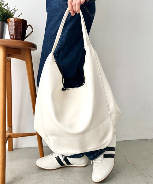 NATURALIST（ナチュラリスト）の「[軽量]ソフトPU 三日月フォルム ホーボーバッグ（トートバッグ・レディース・シルバー/ホワイト/ブラック/ベージュ・FREE）」の15枚目の写真