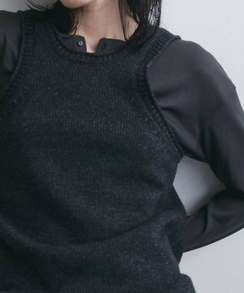 anuke(アンヌーク)の「anuke Knit Long Tanktop ニットロングタンクトップ/62620507(タンクトップ・レディース・チャコールグレー/グレイッシュベージュ・ONE SIZE)」の6枚目の写真
