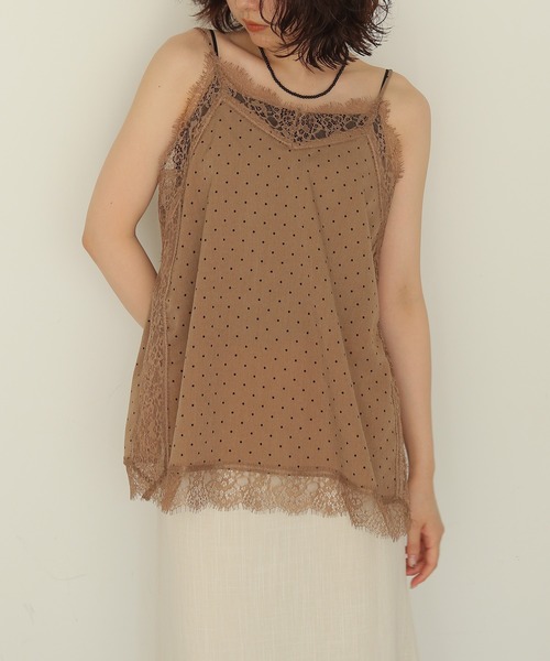 cheriella(シェリエラ)の「【cheriella】ドットプリントレースキャミソール DOT PRINT LACE CAMISOLE(キャミソール・レディース・ベージュ/ブラック・FREE)」の3枚目の写真