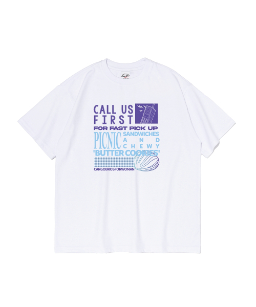 CARGOBROS FOR WOMAN(カーゴブロスフォーウィメン)の「ファーストピクニックタイポ半袖Tシャツ(ホワイト)(Tシャツ/カットソー・レディース・その他・SMALL/MEDIUM/LARGE/X-LARGE/2XL)」の1枚目の写真