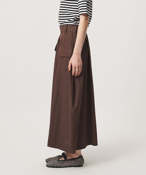 UNITED ARROWS(ユナイテッドアローズ)の「ポケット コクーン シルエット スカート(スカート・レディース・ダークブラウン/ネイビー/オフホワイト・36/38)」の9枚目の写真