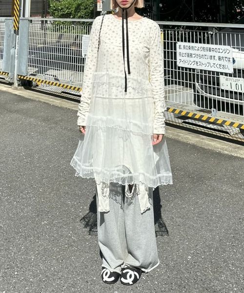 Alley Tokyo(アリートーキョー)の「ロンパース風花柄マルチウェイトップス(その他トップス・レディース・グレー/オートミール・FREE)」の1枚目の写真