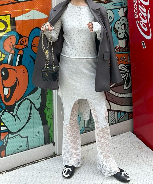Alley Tokyo(アリートーキョー)の「ロンパース風花柄マルチウェイトップス(その他トップス・レディース・グレー/オートミール・FREE)」の10枚目の写真