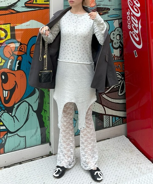 Alley Tokyo(アリートーキョー)の「ロンパース風花柄マルチウェイトップス(その他トップス・レディース・グレー/オートミール・FREE)」の13枚目の写真