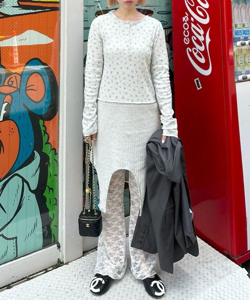 Alley Tokyo(アリートーキョー)の「ロンパース風花柄マルチウェイトップス(その他トップス・レディース・グレー/オートミール・FREE)」の16枚目の写真