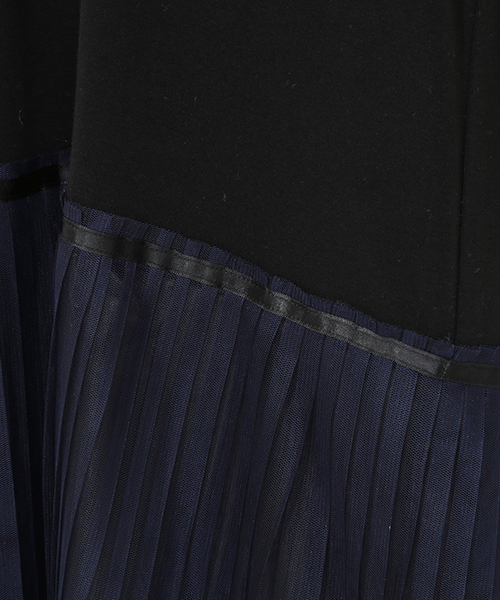 CAROLINA GLASER(カロリナ グレイサー)の「CAROLINA GLASER / カット チュールプリーツ ワンピース(ワンピース・レディース・ブラック系その他/グレー系その他・ONE SIZE)」の9枚目の写真