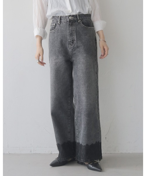 cheriella（シェリエラ）の「【cheriella】レースドッキングストレートデニムパンツ　LACE DOCKING STRAIGHT DENIM PANTS（デニムパンツ・レディース・ブラック/ブルー・FREE）」の2枚目の写真