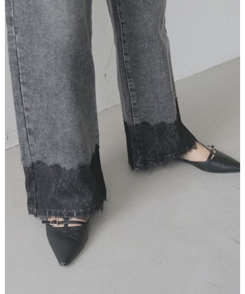 cheriella（シェリエラ）の「【cheriella】レースドッキングストレートデニムパンツ　LACE DOCKING STRAIGHT DENIM PANTS（デニムパンツ・レディース・ブラック/ブルー・FREE）」の17枚目の写真