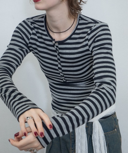 uyu.(ウユ)の「配色ボーダーヘンリーネックトップス(Tシャツ/カットソー・レディース・ブラウン/ブラック/ピンク・FREE)」の19枚目の写真