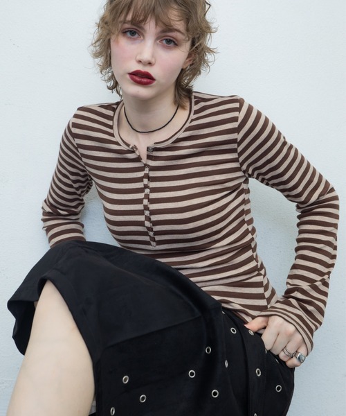 uyu.(ウユ)の「配色ボーダーヘンリーネックトップス(Tシャツ/カットソー・レディース・ブラウン/ブラック/ピンク・FREE)」の17枚目の写真