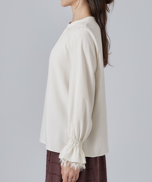 SHOO・LA・RUE(シューラルー)の「【S-LL/洗濯機可】お袖レースで華やぐ。フェミニンブラウス(シャツ/ブラウス・レディース・オフホワイト/ブラック/ブラウン系・04/03/02/01)」の13枚目の写真