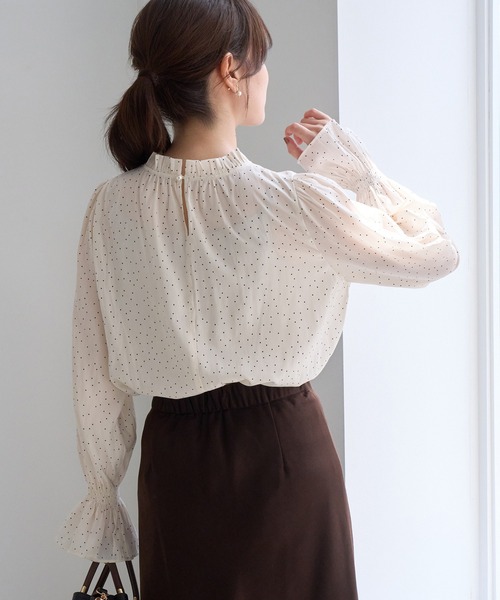ROPE' PICNIC(ロペピクニック)の「パールボタン 上品見えギャザーブラウス キャンディースリーブ(シャツ/ブラウス・レディース・キナリ/ブラック系その他/オフホワイト/チャコールグレー・FREE)」の21枚目の写真