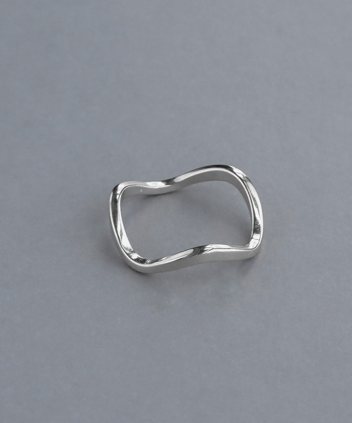 abaskdesign(アバスクデザイン)の「金属アレルギー対応 華奢ウェーブリング(リング・レディース・ゴールド/シルバー・16号/14号/11号)」の10枚目の写真
