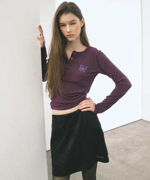 NICK&NICOLE（ニックアンドニコール）の「BUTTERFLY ヘンリーネック スリーブトップ_パープル（Tシャツ/カットソー・レディース・パープル系その他・FREE）」の2枚目の写真