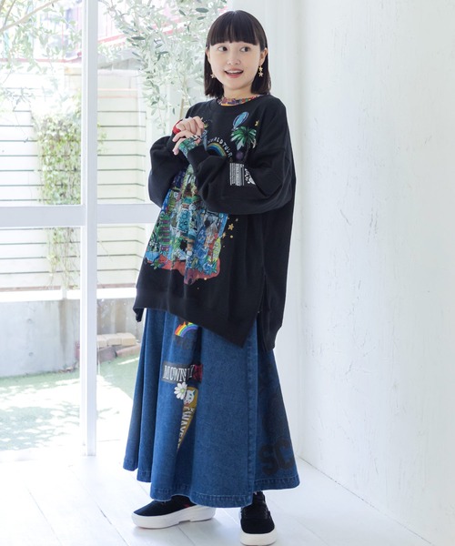 ScoLar（スカラー）の「163652：世界の名所柄 サイドファスナー付きプルオーバー（Tシャツ/カットソー・レディース・オートミール/ブラック/ブラウン・M）」の5枚目の写真