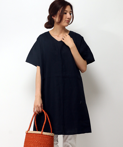 LBC(エルビーシー)の「リネンVネックワンピース (ワンピース・レディース・その他25/オリーブ/ネイビー・LARGE/MEDIUM)」の3枚目の写真