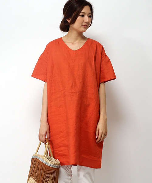 LBC(エルビーシー)の「リネンVネックワンピース (ワンピース・レディース・その他25/オリーブ/ネイビー・LARGE/MEDIUM)」の1枚目の写真