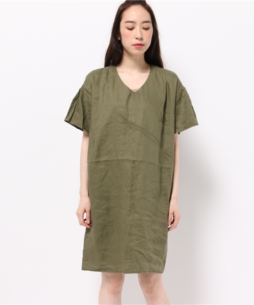 LBC(エルビーシー)の「リネンVネックワンピース (ワンピース・レディース・その他25/オリーブ/ネイビー・LARGE/MEDIUM)」の4枚目の写真