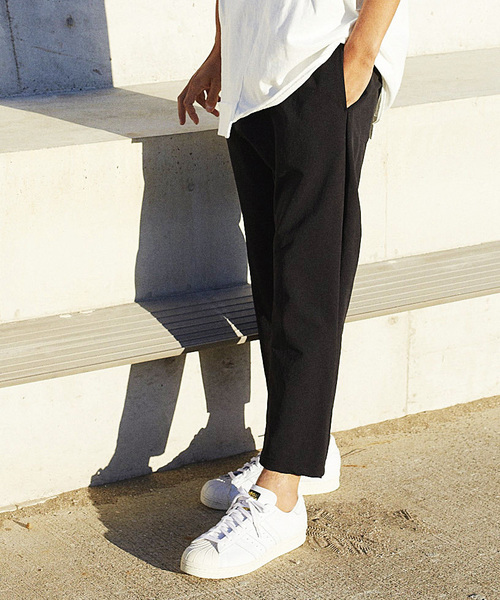 rehacer(レアセル)の「rehacer : Drape Tuck Pants(その他パンツ・メンズ・グレー/ブラック・LARGE/SMALL/MEDIUM)」の2枚目の写真