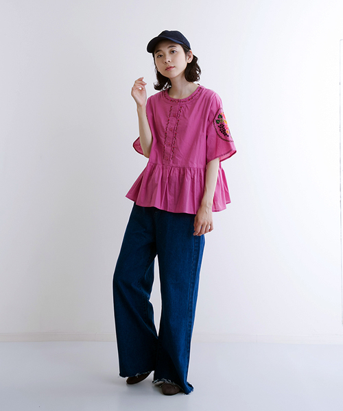 MERLOT（メルロー）の「フルーツ刺繍エンブロイダリーブラウス7034（シャツ/ブラウス・レディース・ピンク/ブラウン/オフホワイト/ブルーグリーン・FREE）」の6枚目の写真