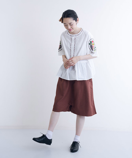 MERLOT（メルロー）の「フルーツ刺繍エンブロイダリーブラウス7034（シャツ/ブラウス・レディース・ピンク/ブラウン/オフホワイト/ブルーグリーン・FREE）」の18枚目の写真