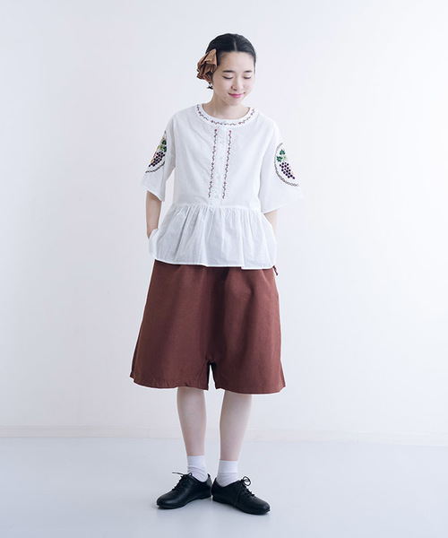 MERLOT（メルロー）の「フルーツ刺繍エンブロイダリーブラウス7034（シャツ/ブラウス・レディース・ピンク/ブラウン/オフホワイト/ブルーグリーン・FREE）」の17枚目の写真