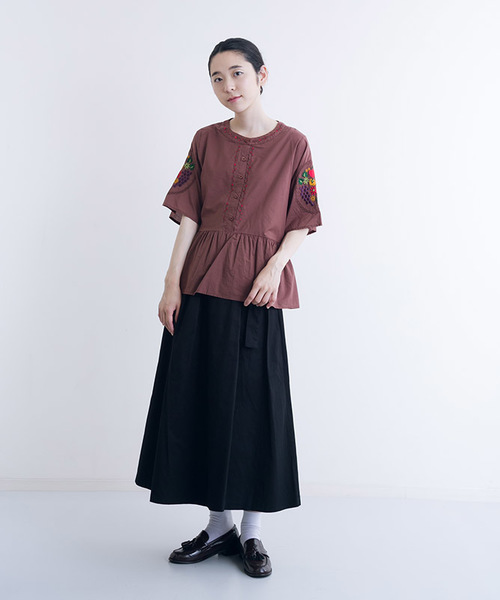 MERLOT（メルロー）の「フルーツ刺繍エンブロイダリーブラウス7034（シャツ/ブラウス・レディース・ピンク/ブラウン/オフホワイト/ブルーグリーン・FREE）」の15枚目の写真