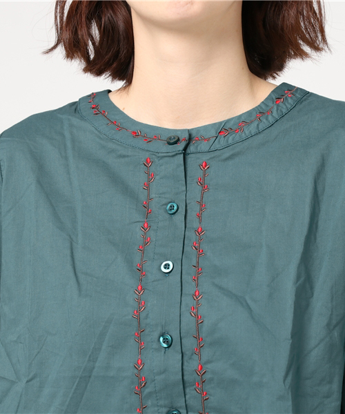 MERLOT（メルロー）の「フルーツ刺繍エンブロイダリーブラウス7034（シャツ/ブラウス・レディース・ピンク/ブラウン/オフホワイト/ブルーグリーン・FREE）」の9枚目の写真