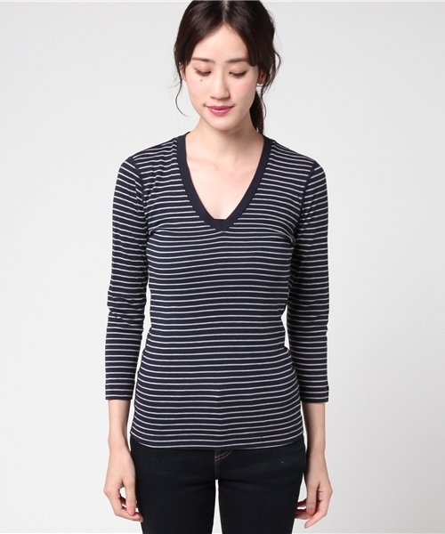 three dots(スリードッツ)の「タホストライプ ディープVネック 七分袖(Tシャツ/カットソー・レディース・ネイビー/ホワイト/モスグリーン/レッド・MEDIUM/SMALL)」の5枚目の写真