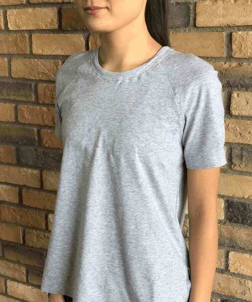 UNDER ARMOUR(アンダーアーマー)の「レディース トレーニング半袖Tシャツ / モチベーターグラフィック半袖Tシャツ(Tシャツ/カットソー・レディース・グレー・S/L/M/XL)」の5枚目の写真