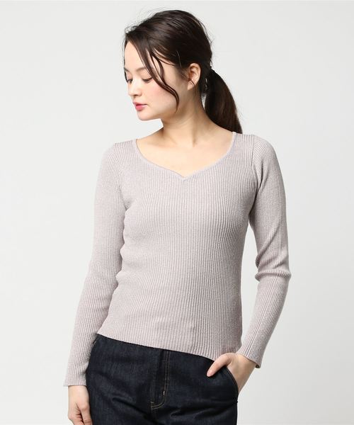 archives(アルシーヴ)の「ハートネックニットプルオーバー(ニット/セーター・レディース・オフホワイト/ブラック/シルバーグレー/レッド・MEDIUM)」の4枚目の写真