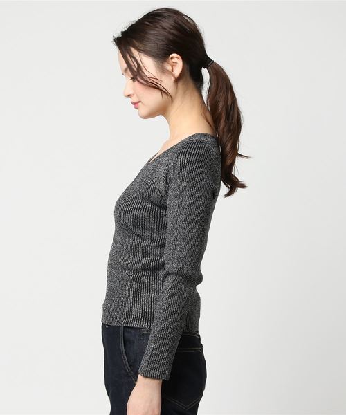 archives(アルシーヴ)の「ハートネックニットプルオーバー(ニット/セーター・レディース・オフホワイト/ブラック/シルバーグレー/レッド・MEDIUM)」の6枚目の写真