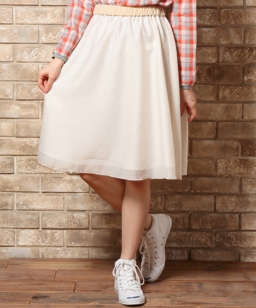 green label relaxing（グリーンレーベルリラクシング）の「GC ボイルシャンタンスカート（スカート・レディース・オフホワイト/ネイビー・フリー）」の13枚目の写真