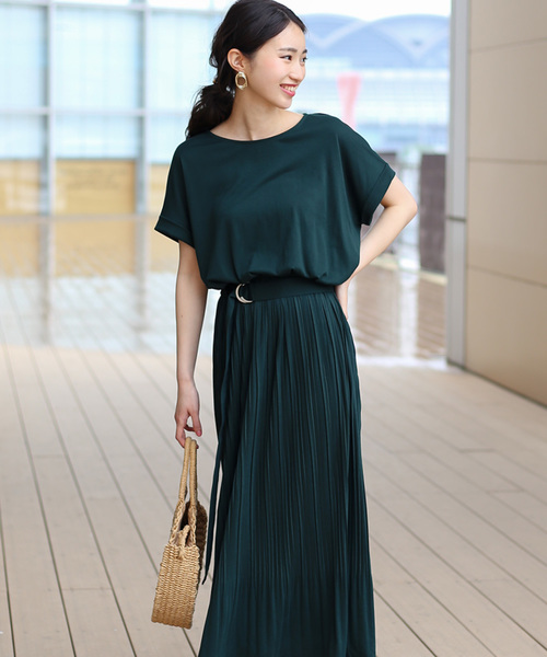 Bou Jeloud（ブージュルード）の「【WEB限定】楽な着心地で綺麗見え◆ベルト付プリーツカットマキシワンピース（ワンピース・レディース・グリーン/キャメル/ブラック/ブラウン・FREE）」の4枚目の写真