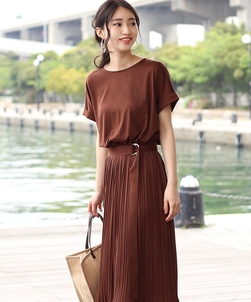 Bou Jeloud（ブージュルード）の「【WEB限定】楽な着心地で綺麗見え◆ベルト付プリーツカットマキシワンピース（ワンピース・レディース・グリーン/キャメル/ブラック/ブラウン・FREE）」の17枚目の写真