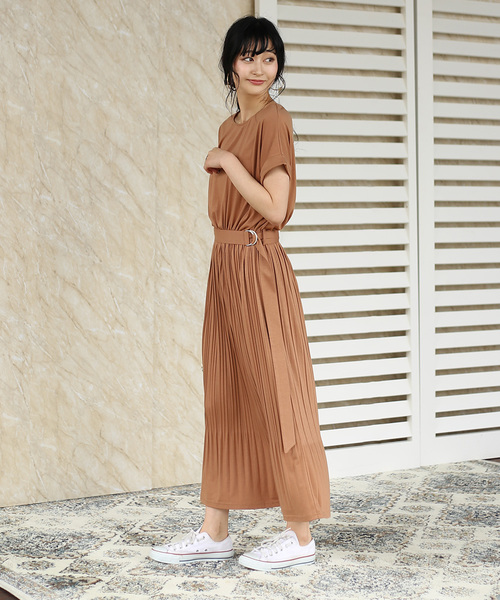 Bou Jeloud（ブージュルード）の「【WEB限定】楽な着心地で綺麗見え◆ベルト付プリーツカットマキシワンピース（ワンピース・レディース・グリーン/キャメル/ブラック/ブラウン・FREE）」の6枚目の写真