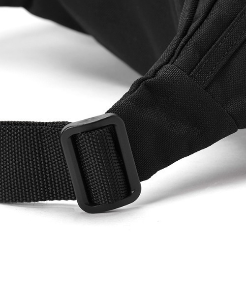 Manhattan Portage（マンハッタンポーテージ）の「Alleycat Waist Bag Large（ボディバッグ/ウエストポーチ・メンズ・ブラック・SMALL）」の3枚目の写真