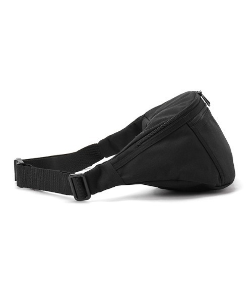 Manhattan Portage（マンハッタンポーテージ）の「Alleycat Waist Bag Large（ボディバッグ/ウエストポーチ・メンズ・ブラック・SMALL）」の9枚目の写真