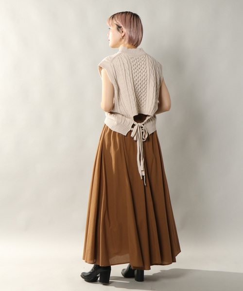 notch.（ノッチ）の「バックリボンニットベスト（ベスト・レディース・チャコールグレー/ベージュ/オフホワイト・M）」の17枚目の写真