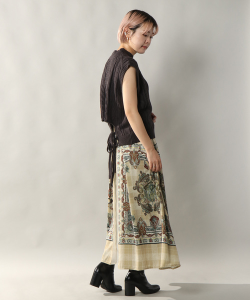 notch.（ノッチ）の「バックリボンニットベスト（ベスト・レディース・チャコールグレー/ベージュ/オフホワイト・M）」の9枚目の写真