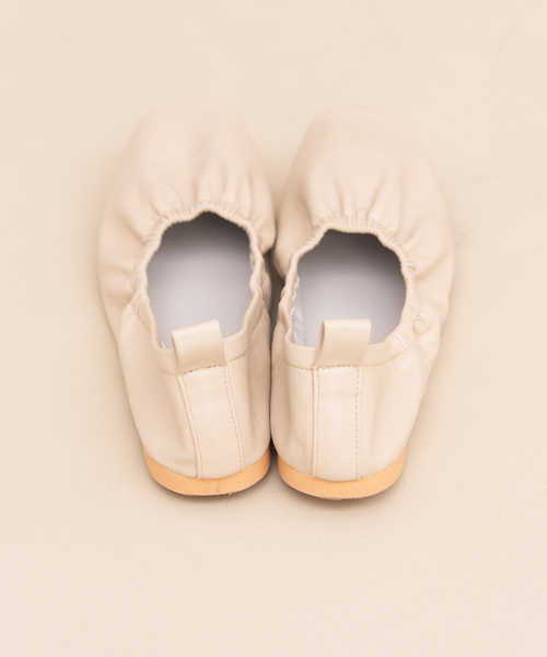 Aunt Marie's(アントマリーズ)の「AUNT MARIE'S Relaxバレエパンプス(パンプス・レディース・ホワイト/ブラック・MEDIUM/LARGE)」の9枚目の写真